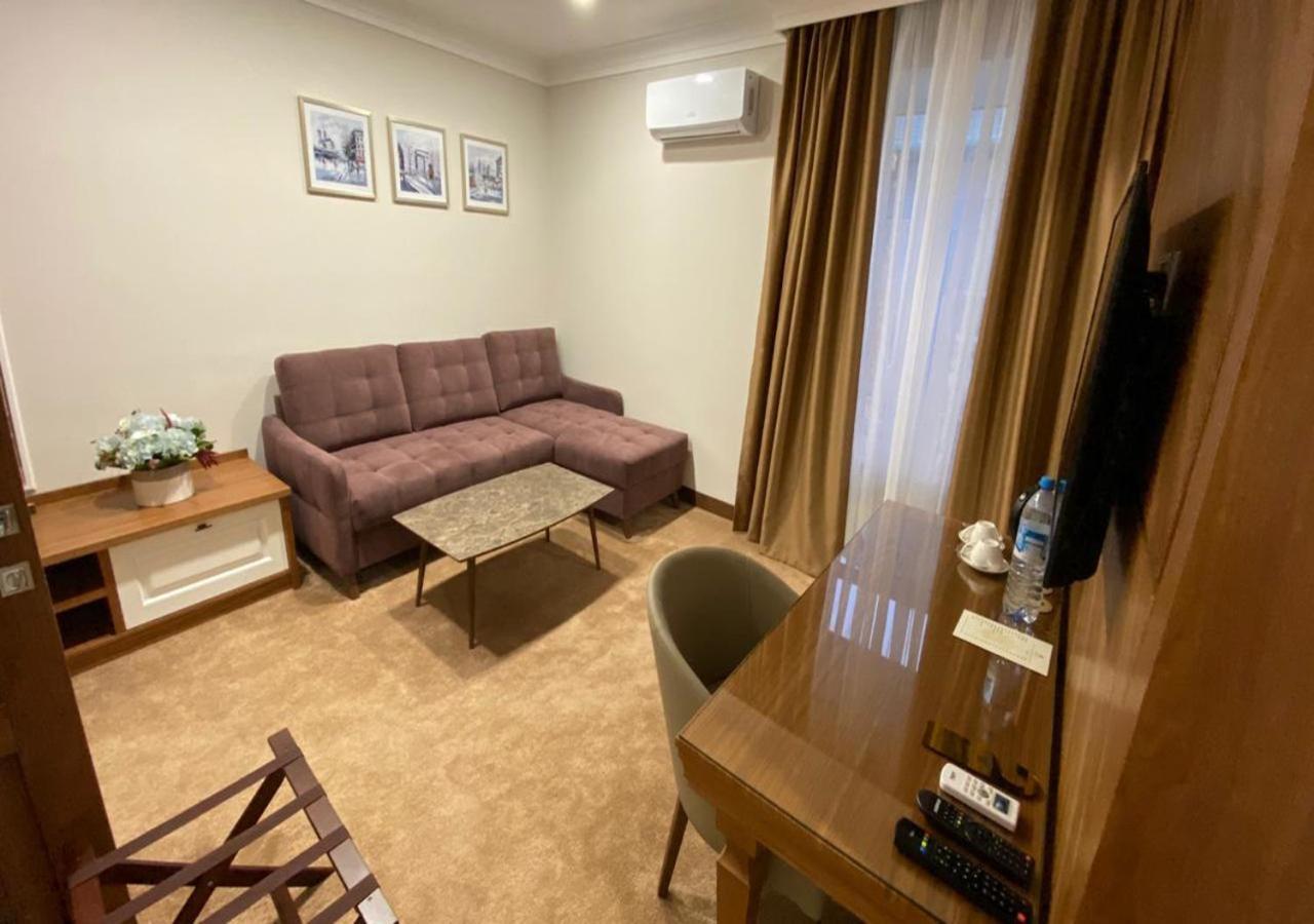 Boutique Hotel Kaspi Temirtau Eksteriør billede